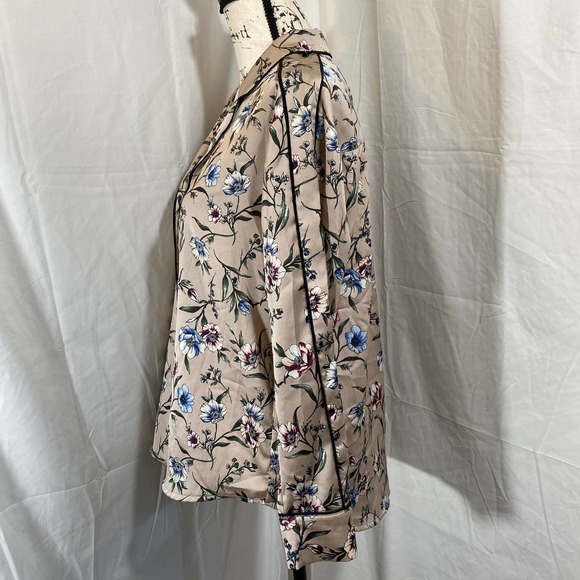 RO & DE Woman's Floral Pattern Button Down Long Sleeve Blouse Sz XS - Picture 2 of 8